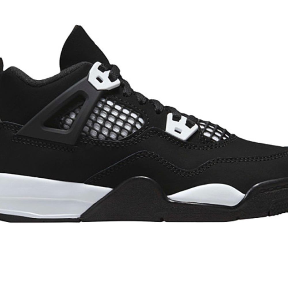 Jordan 4s Retro -youth
Black and white